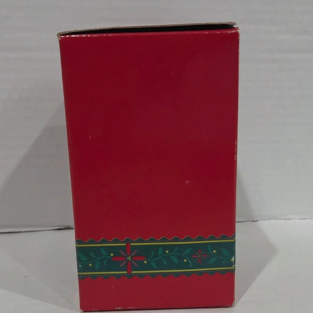 Lustre Fame Christmas Ornament White Mouse on Heart Ball 9110976 Vintage Red Box